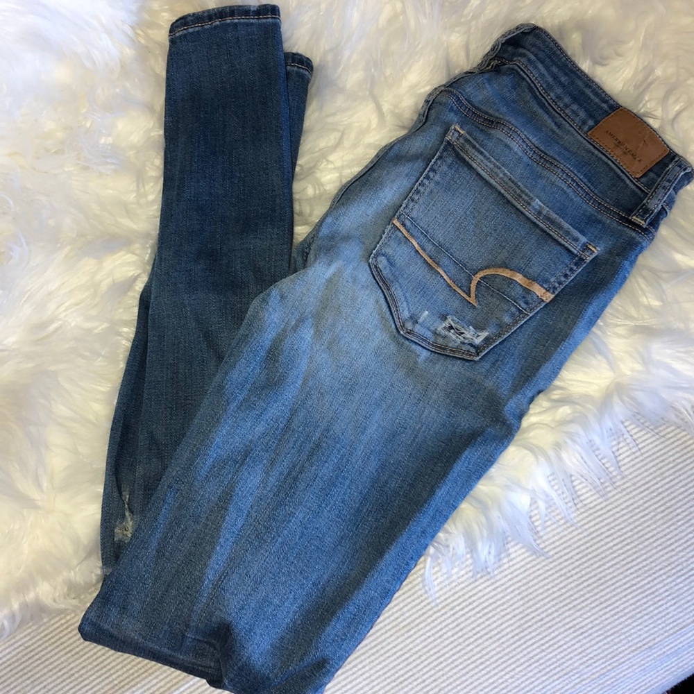 American Eagle Light Wash Jeans